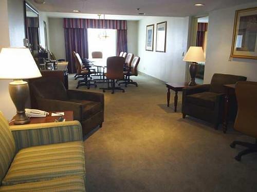 Embassy Suites by Hilton Nashville Airport