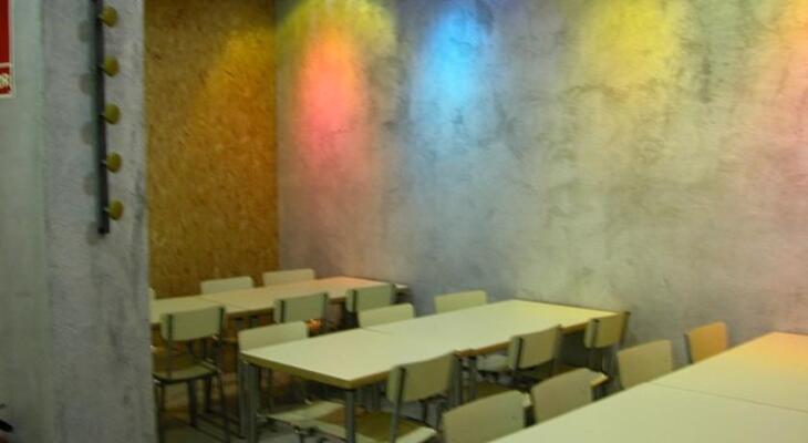 Ideal Youth Hostel