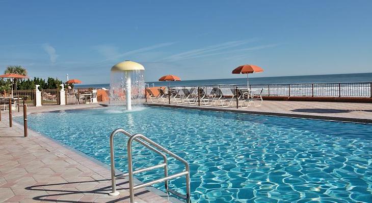 La Quinta Inn & Suites by Wyndham Oceanfront Daytona Beach