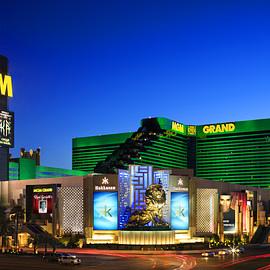 MGM Grand vs Skylofts at MGM Grand | Tripexpert