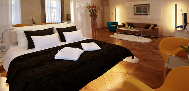 Hotel Three Storks