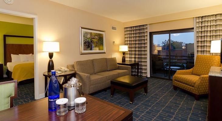 Doubletree Suites by Hilton Hotel Charlotte - Southpark