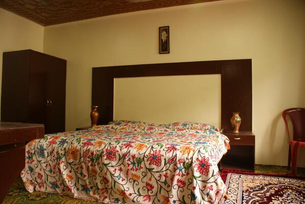 Hotel Humza