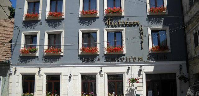 Fullton Hotel