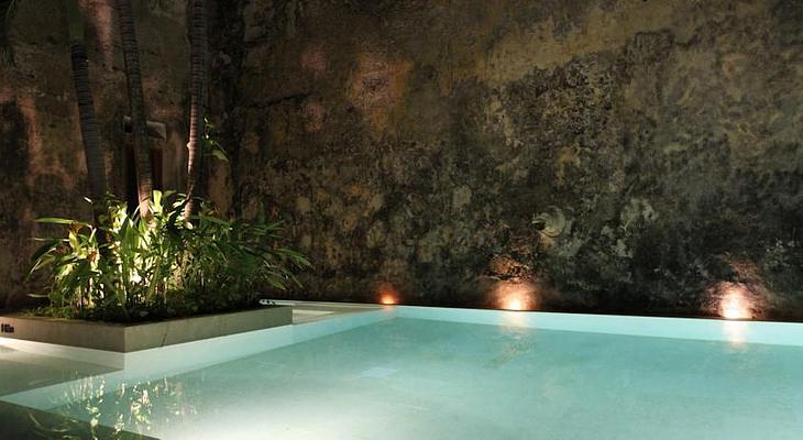 Ananda Hotel Boutique