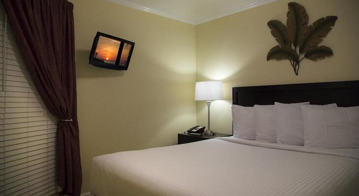 Sailport Waterfront Suites