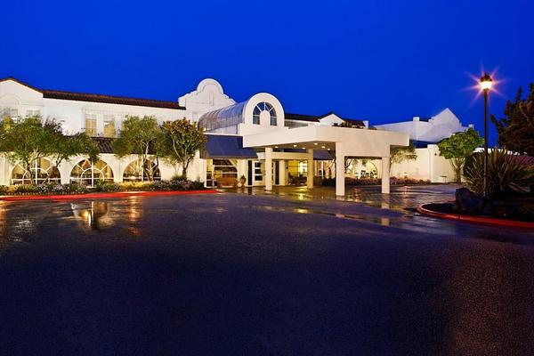Chaminade Resort & Spa