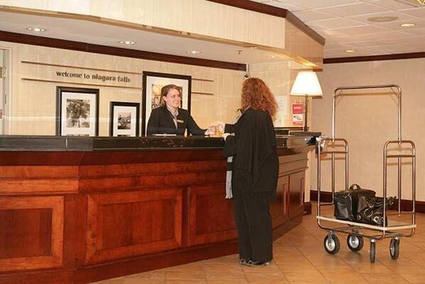 Ramada by Wyndham Niagara Falls by the River