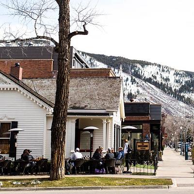 The White House Tavern