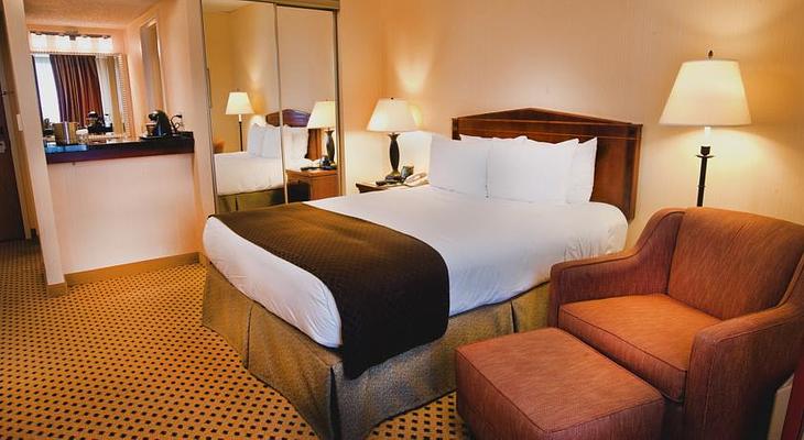 DoubleTree by Hilton Hotel St. Louis - Chesterfield