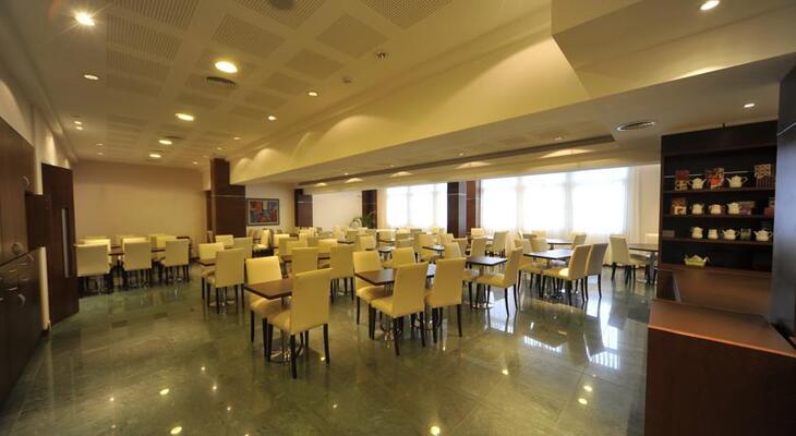 Hotel 15 de Mayo