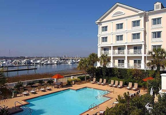 Courtyard by Marriott Charleston Waterfront