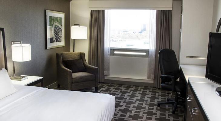 Hilton Niagara Falls/Fallsview Hotel & Suites