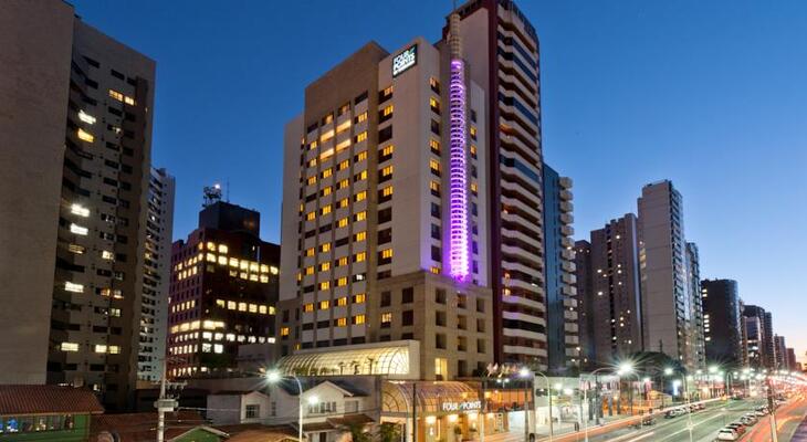 Qoya Hotel Curitiba, Curio Collection by Hilton