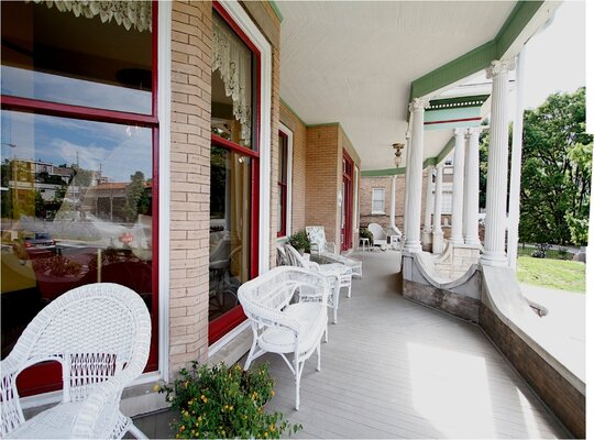 Hassinger Daniels Mansion Bed and Breakfast