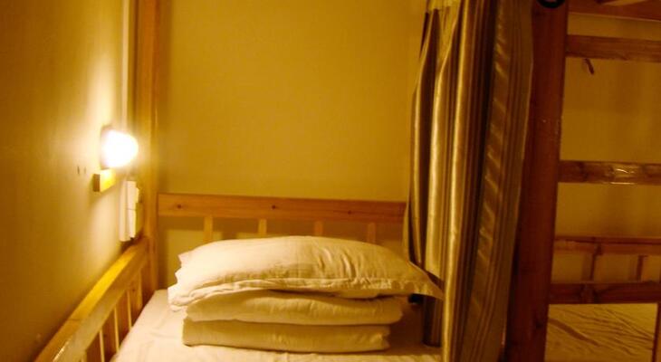 11 Youth Hostel