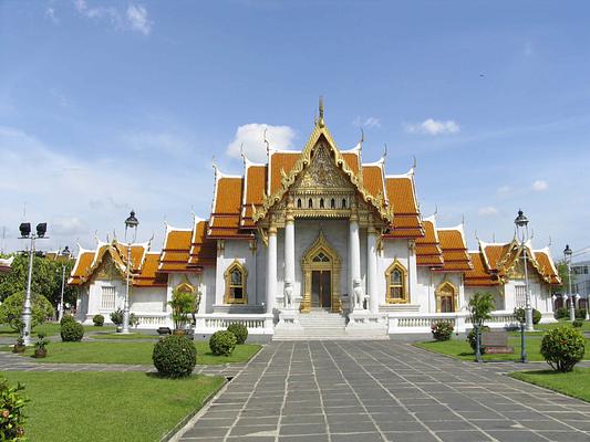 Wat Benchamabophit (The Marble Temple)