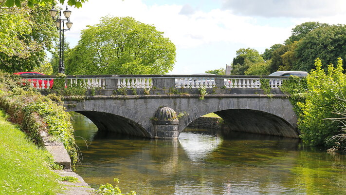 Salmon Weir Bridge