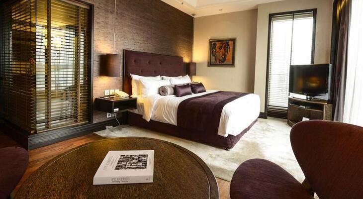 Sankara Nairobi, Autograph Collection