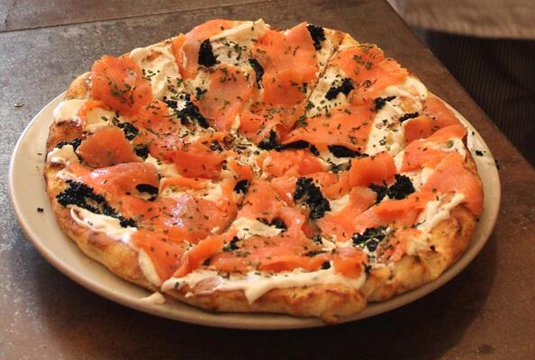 Dee's Wood Fired Pizza & Kitchen