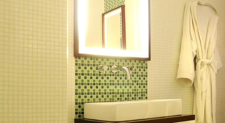 Hotel Babel