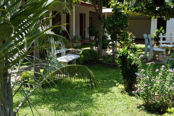 Lake Side Tourist Inn