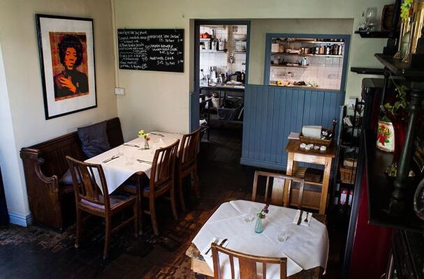 Bell's Diner And Bar Rooms
