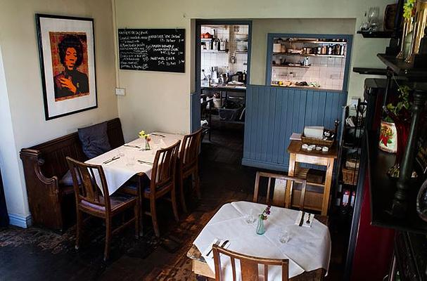 Bell's Diner And Bar Rooms