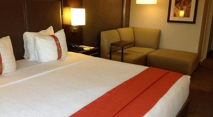 Hampton Inn Newark Airport