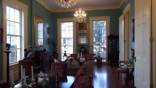 Henry Howard Hotel