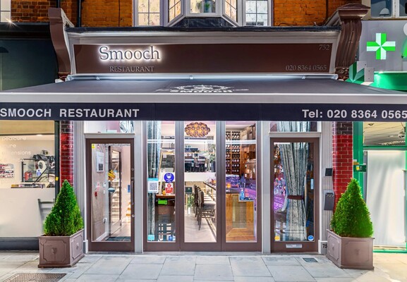 Smooch Restaurant and Cocktail Bar