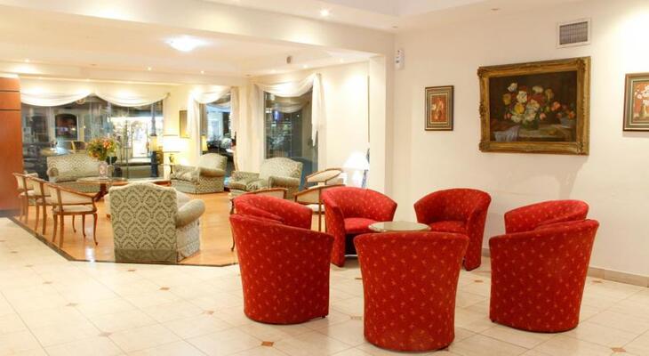 Etoile Hotel