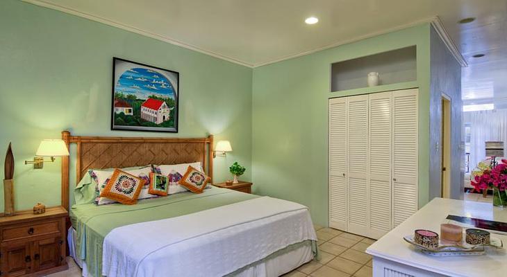 Fort Recovery Beachfront Villa & Suites Hotel