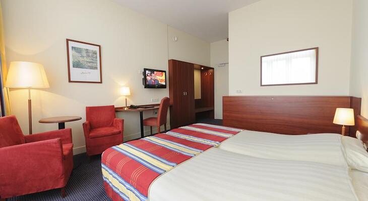 Boulevard Hotel