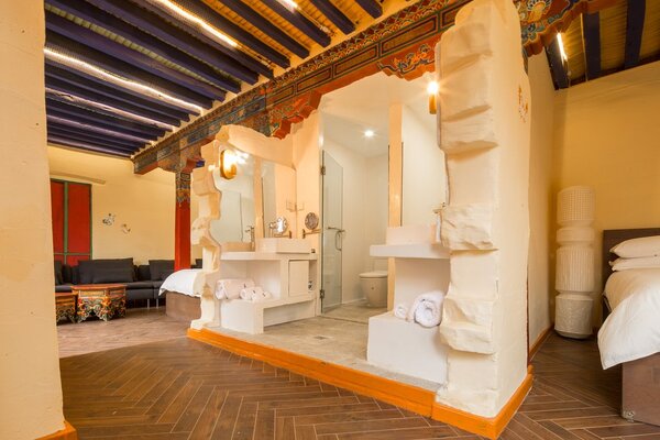 HANGSUK Trichang Labrang Hotel