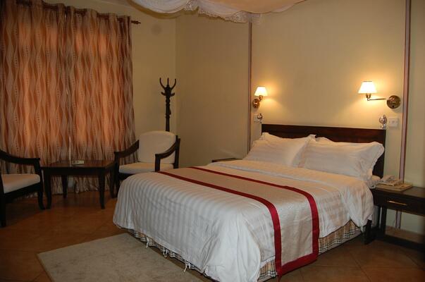 New Safari Hotel