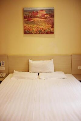Yunnan Normal University Apartment