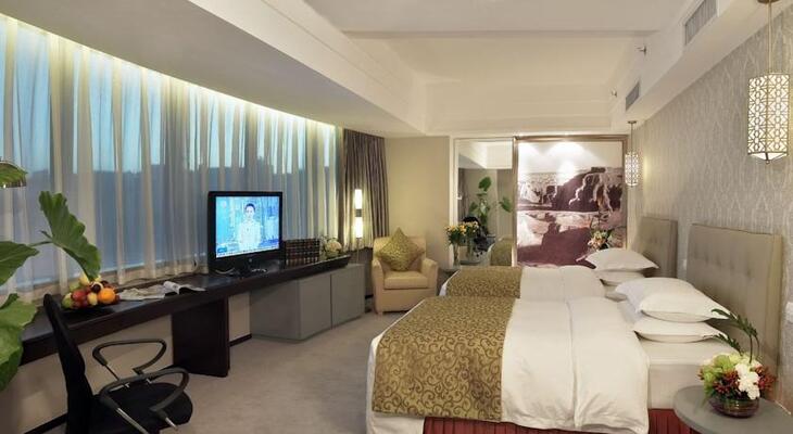 Xinjiang Hongfu Luxemon Hotel