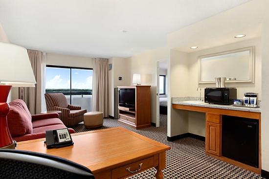 Hilton Chicago / Oak Brook Suites