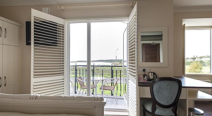 Sea-Breeze Lodge B&B