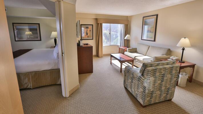 Holiday Inn Express & Suites Asheville Downtown, an IHG Hotel