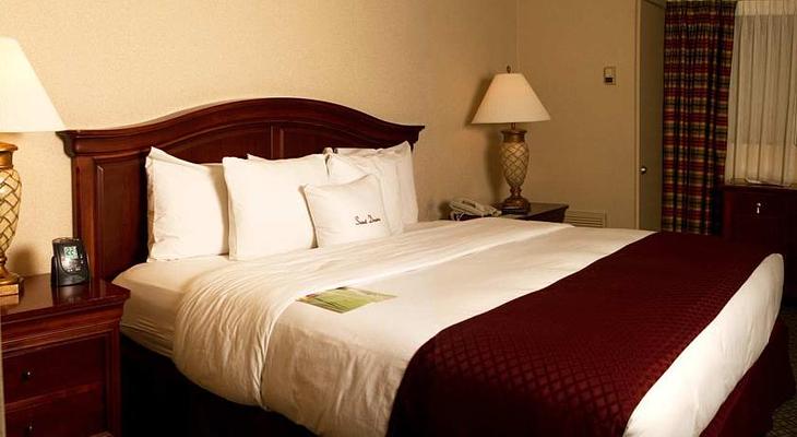 DoubleTree Suites by Hilton Hotel Nashville Airport