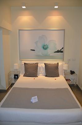 Avenue Hotel