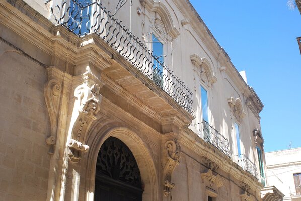 Palazzo Bozzi Corso by La Fiermontina
