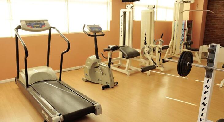 Plaza Real Suites Hotel