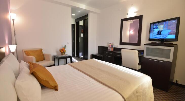 Hotel Golden Hill