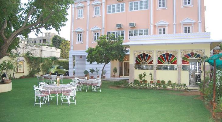 Hotel Anuraag Villa