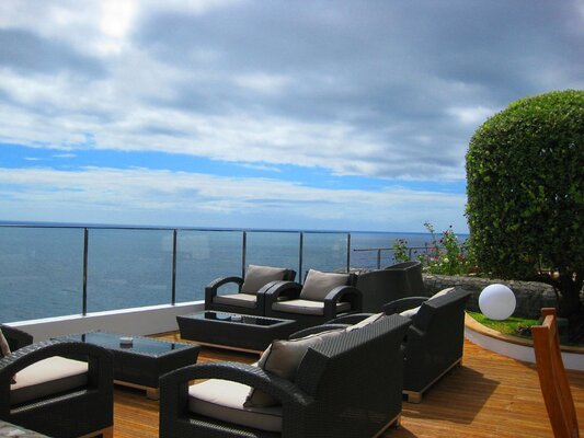 Madeira Regency Cliff