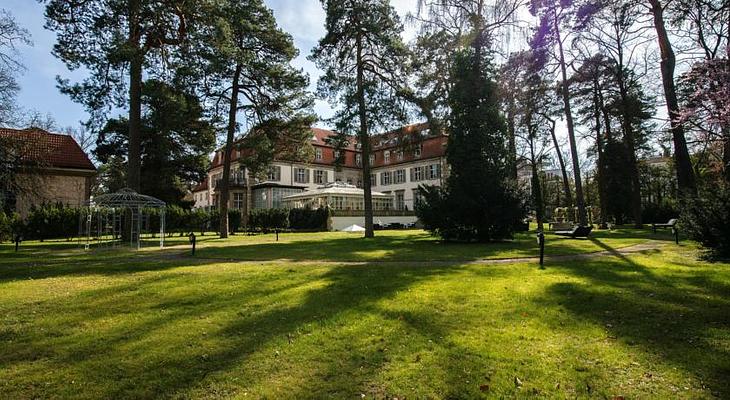 Schlosshotel Berlin By Patrick Hellmann