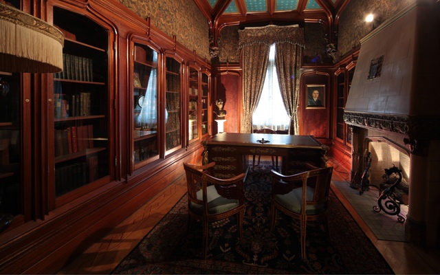 Chateau Dufresne (Dufresne House)